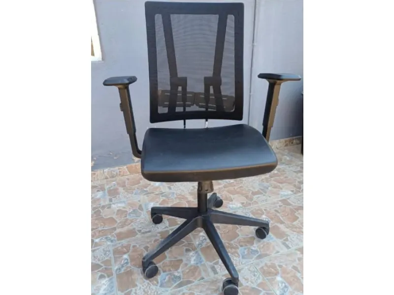 Mobica Doris Swivel Chair